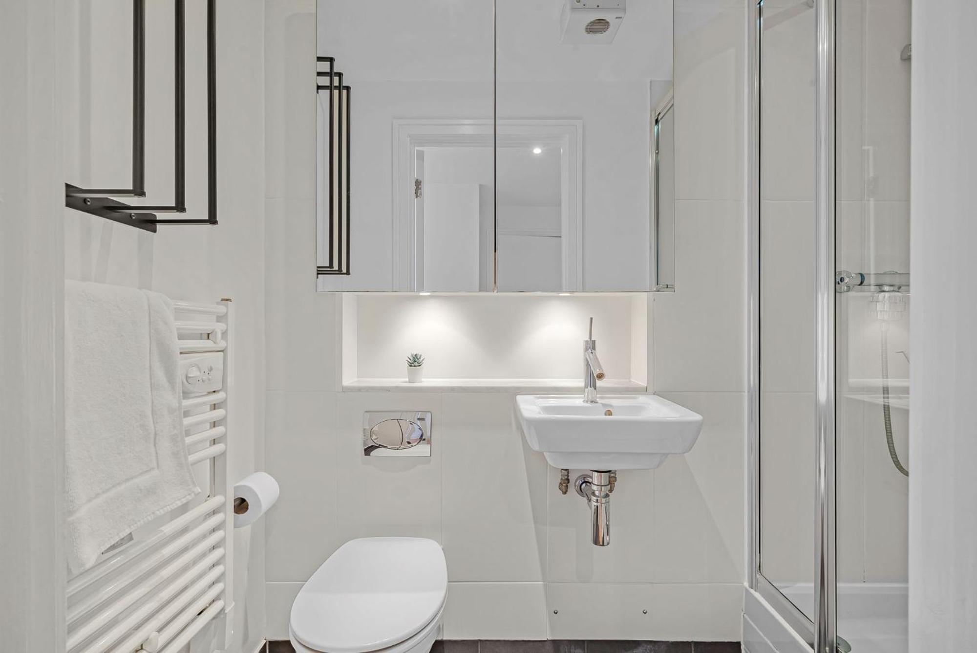 King'S Cross - 2Br With Terrace - Cityapartmentstay London Luaran gambar