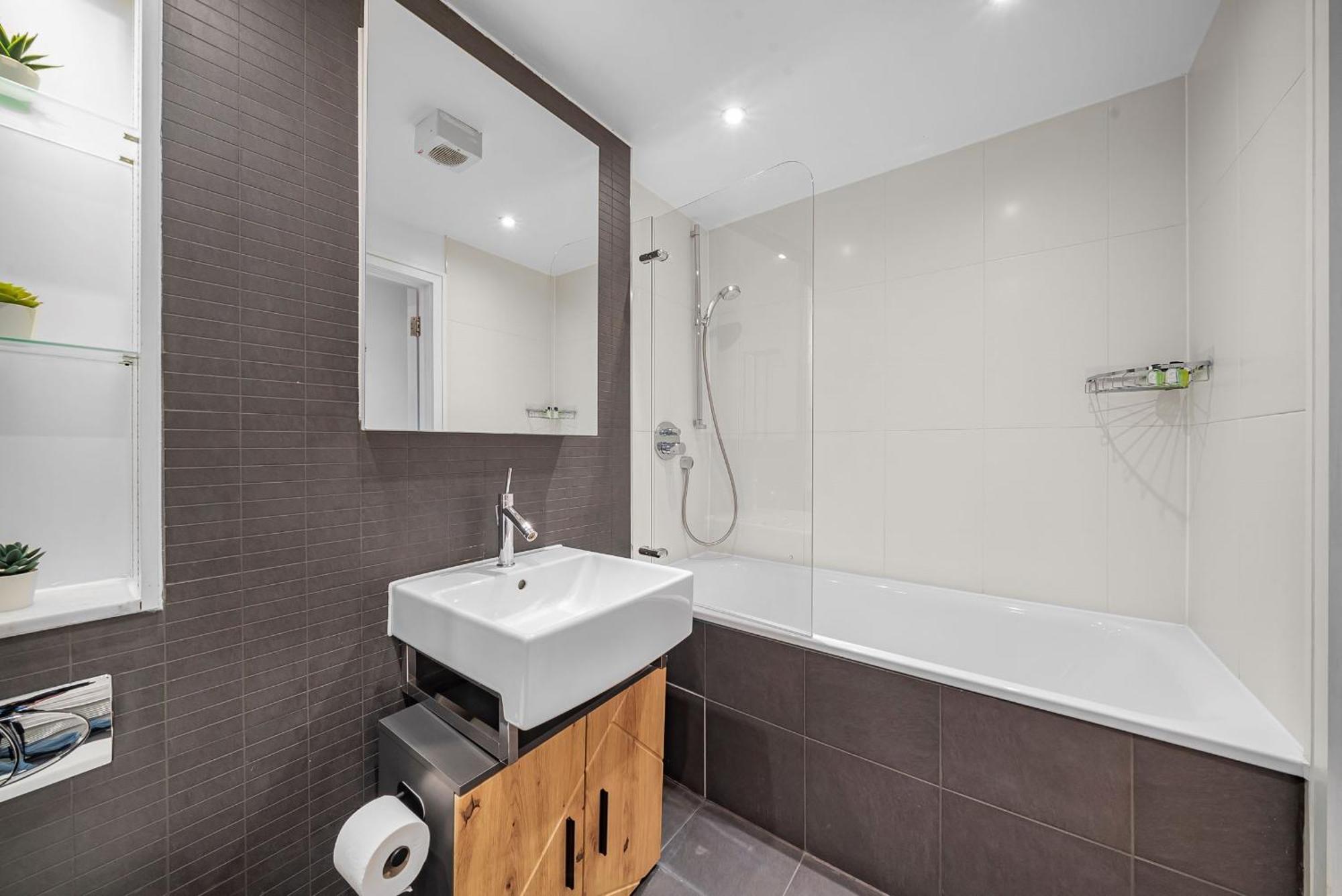 King'S Cross - 2Br With Terrace - Cityapartmentstay London Luaran gambar